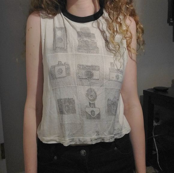 Brandy Melville Camera tank top - Picture 7 of 7